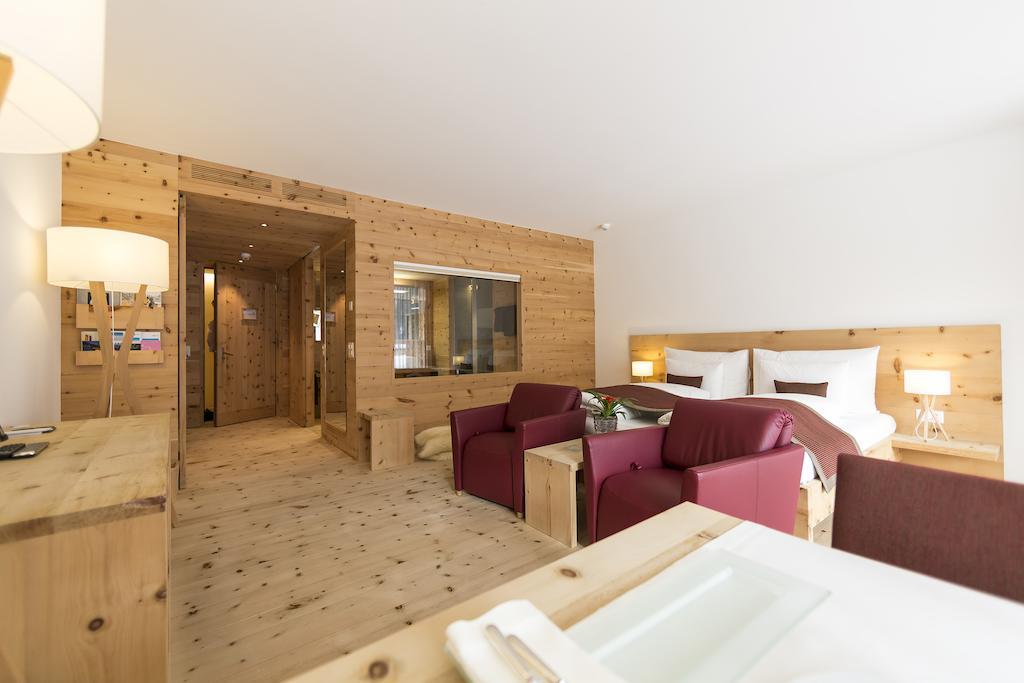 Relais & Chateaux In Lain Hotel Cadonau Brail Exteriör bild